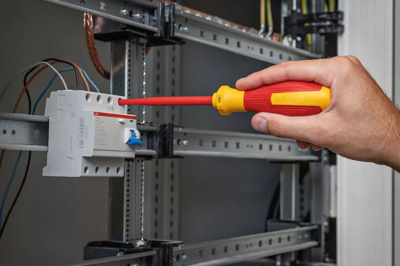How to Select the Best VDE Screwdrivers for Electrical Work