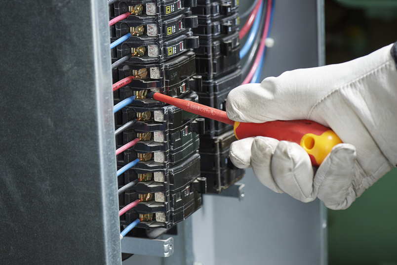 Safety Tips for Using Insulated and VDE Screwdrivers in Electrical Work